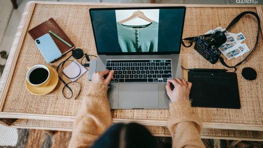 Co jeść podczas pracy siedzącej?