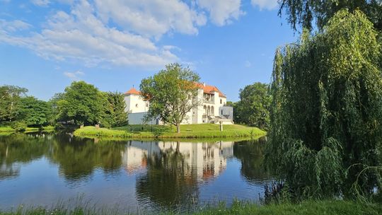 Co kryją mury zamku w Szydłowcu?