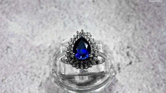 Co oznacza szafir w pierścionku?