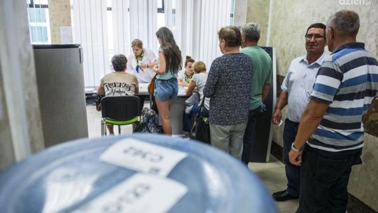 Co robią chorzy na zwolnieniach?