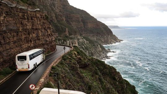 Co robić podczas podróży autobusem? Poradnik
