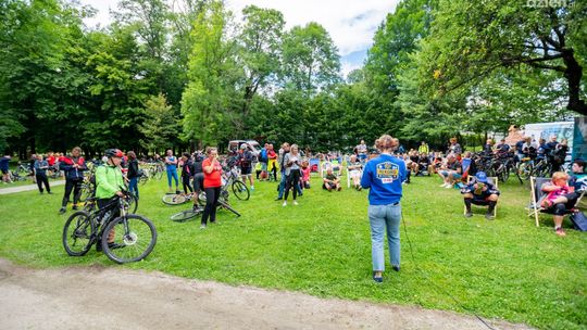 Co Za Jazda! Kilkuset rowerzystów w Czarnolesie Co Za Jazda! Kilkuset rowerzystów w Czarnolesie