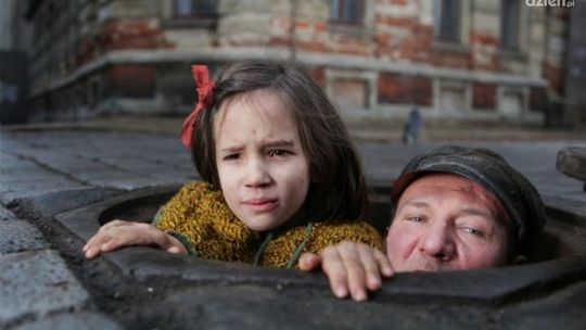 Cuchnący kanał niosący życie i śmierć