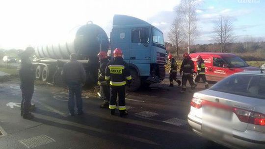 Cysterna uszkodziła latarnię