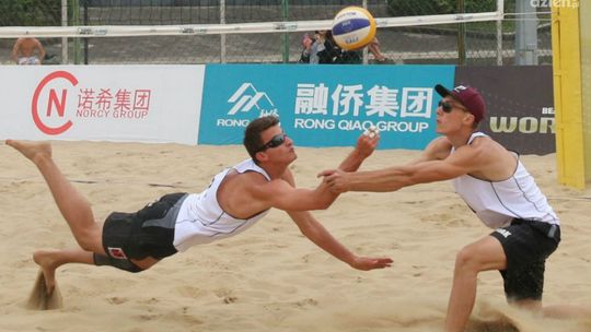 "Czarni" grają i wspierają