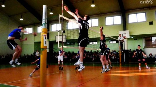 Czarni i Trefl deklasują rywali.