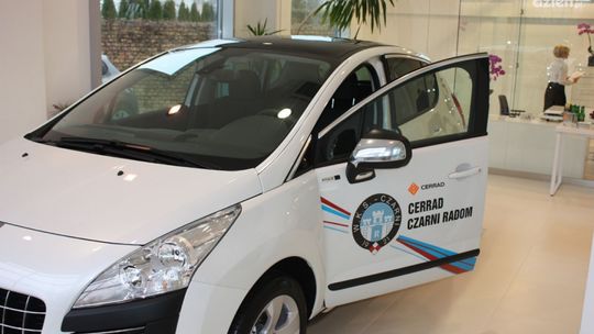 Czarni mają do dyspozycji nowe samochody