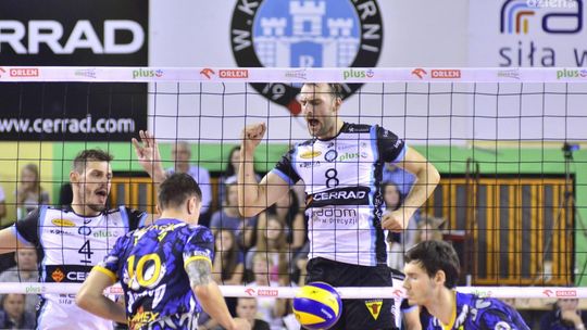 Czarni samodzielnym liderem PlusLigi!