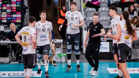 Czarni zagrają ze zmagającym się z plagą kontuzji wicemistrzem Polski