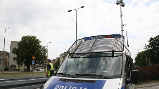 Czekolada, kawa i atak na ochroniarza. 28-latkowi grozi 10 lat więzienia Czekolada, kawa i atak na ochroniarza. 28-latkowi grozi 10 lat więzienia
