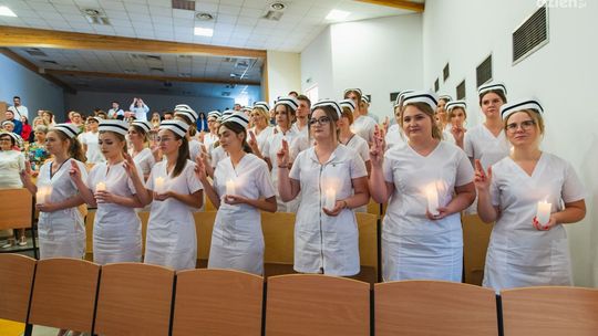 Czepkowanie absolwentów pielęgniarstwa