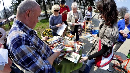 Człownkowie SLD rozdali w Radomiu 2 tysiące książek