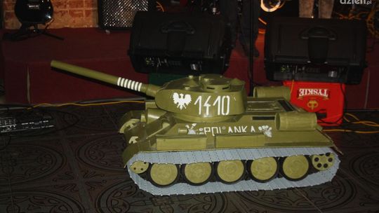 Czołg sprzedany szybko. W cenie był transport