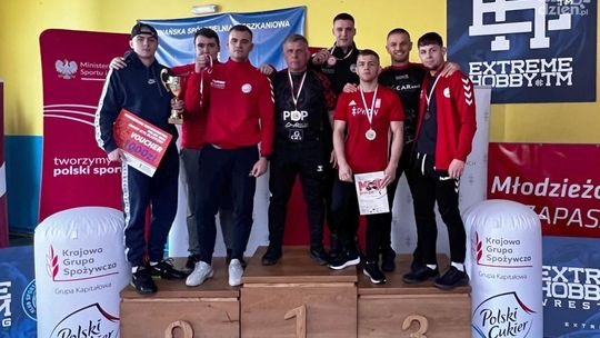 Cztery medale zapaśników Olimpijczyka Radom na młodzieżowych mistrzostwach Polski 