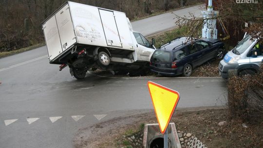 Cztery osoby ranne - wypadki w Cerekwi i Dąbrówce