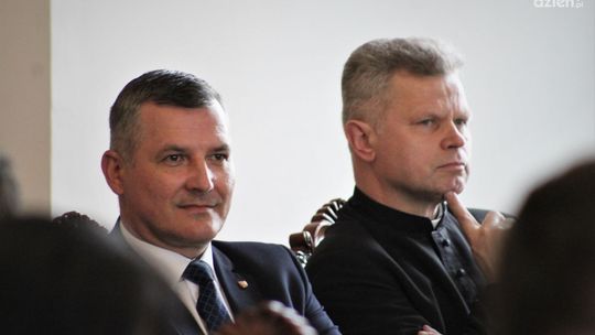 Cztery osoby wyróżnione za zasługi dla Szydłowca