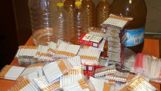 Cztery osoby zatrzymane z kontrabandą