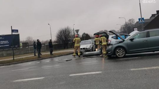Cztery pojazdy zderzyły się na Dębowej [WIDEO]