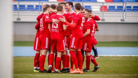 Czy Broń przełamie się na wyjazdach w meczu z liderem?