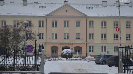 Czy miasto przejmie drogi i parkingi UTH?