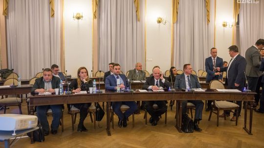 Czy radni zagłosują na projekty uchwał?