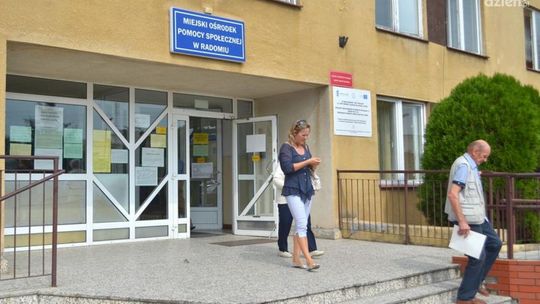 Czy rodzice wyłudzają pieniądze z  MOPS?