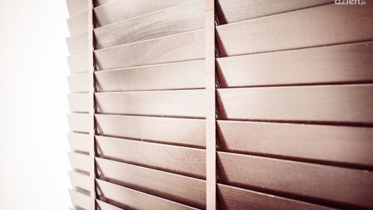 Czy żaluzje drewniane są rozwiązaniem na lata? Sprawdzamy!