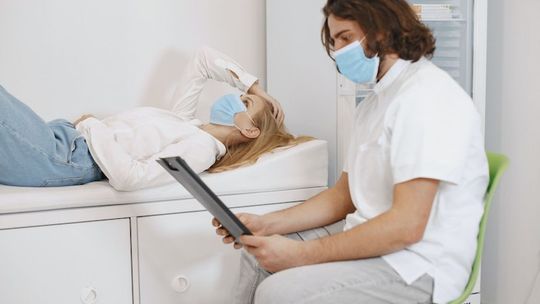 Czym jest IBD? Przyczyny, objawy, diagnoza i leczenie