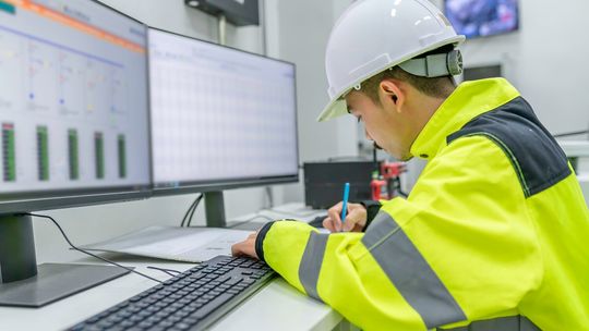 Czym jest monitoring strukturalny i dlaczego jest kluczowy dla bezpieczeństwa budynków?