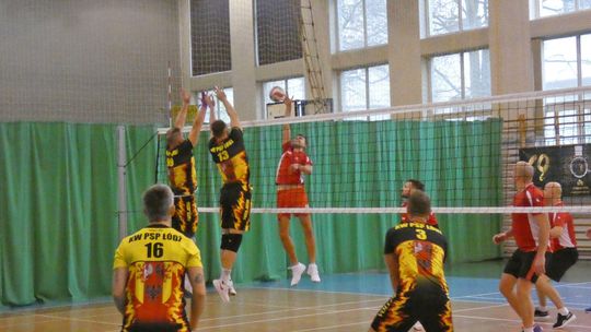 Sport łączy służby. Sukces Centralnej Szkoły PSP w Częstochowie w ogólnopolskich mistrzostwach