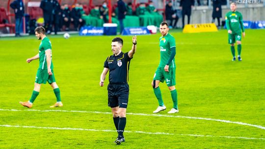 Damian Kos z Wejherowa poprowadzi mecz Rakowa z Radomiakiem