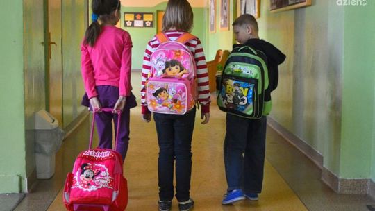 Darmowy elementarz w szkołach dopiero w sierpniu