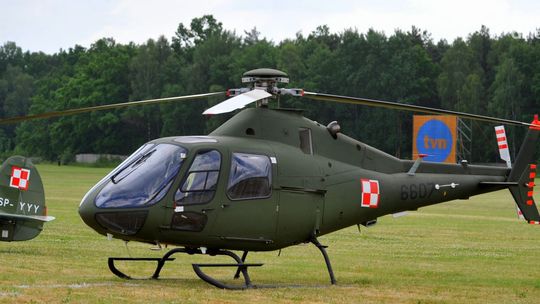 Dęblin. Wypadek śmigłowca, dwie osoby ranne