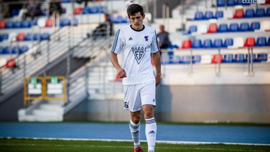 Defensywa nie istnieje. Broń przegrała z beniaminkiem