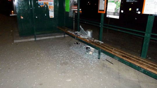 Demolował przystanek w centrum Radomia. Wpadł na gorącym uczynku