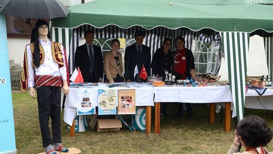 Deszczowa, egzotyczna zabawa "Na tureckim bazarze" w Orońsku