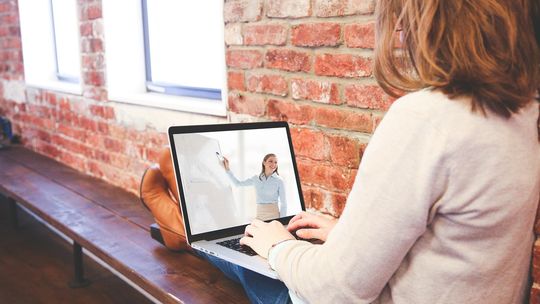 Dlaczego rodzice i uczniowie wybierają Superprof zamiast przeglądania lokalnych ogłoszeń?