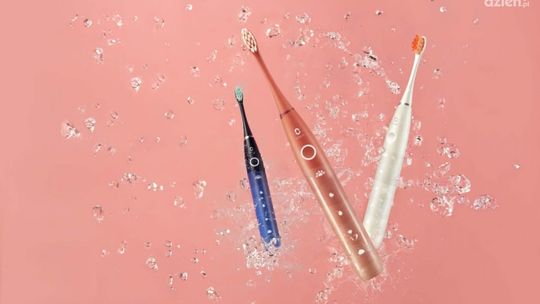 Dlaczego warto myć zęby szczoteczką soniczną?