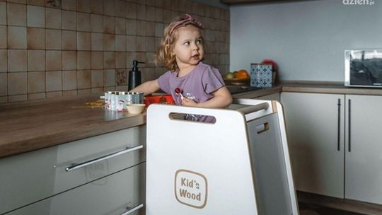 Dlaczego warto sprezentowac dziecku kitchen helper?