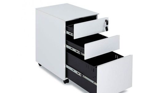 Dlaczego warto stosować kontenerek pod biurko i jak go dobrze wybrać?