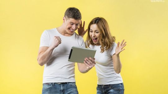 Dlaczego warto wybrać pakiet telewizji z internetem?