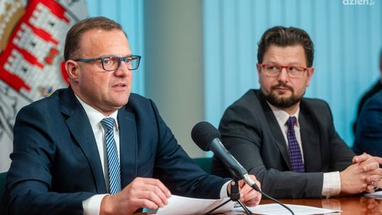 Dlaczego wojewoda uchylił uchwałę rady miejskiej? Ile będzie zarabiał prezydent?