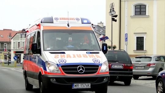 Długie kolejki do internisty - pogotowie pomoże?