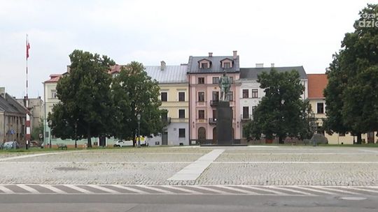 Doczekamy się remontu płyty rynku?