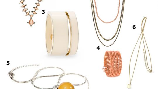 Dodatki do stroju mamy panny młodej.