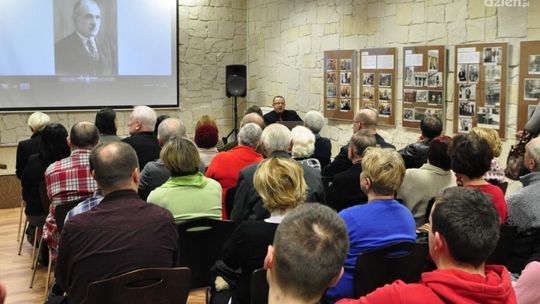 "Dom przy ul. Kościuszki 6 - katownia radomskiego gestapo" - wykłada Piatkowskiego