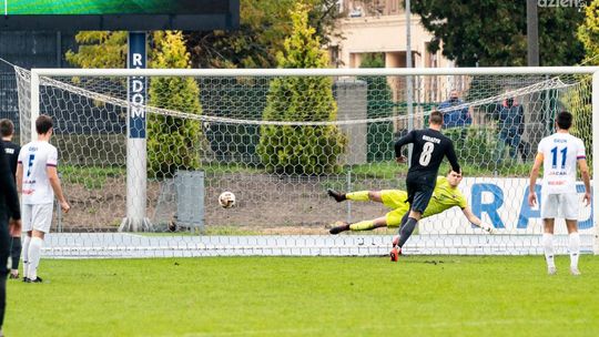 Domowa porażka Broni z Zniczem Biała Piska
