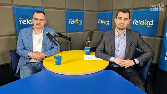 Dr Tokarski: Możliwość wywieszenia flagi to przywilej