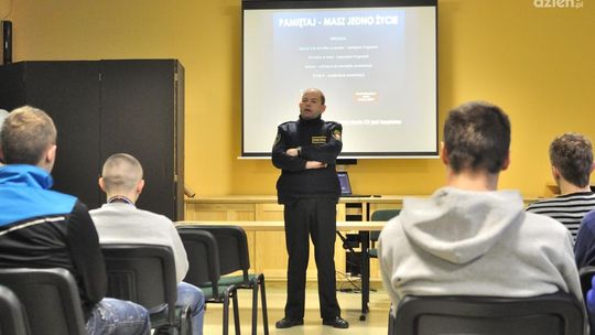 Drastyczna prezentacja w szkołach