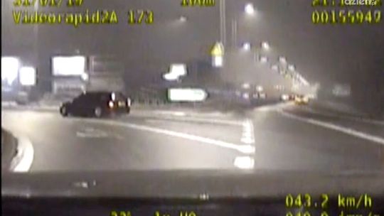 Driftował na rondzie, stracił prawko